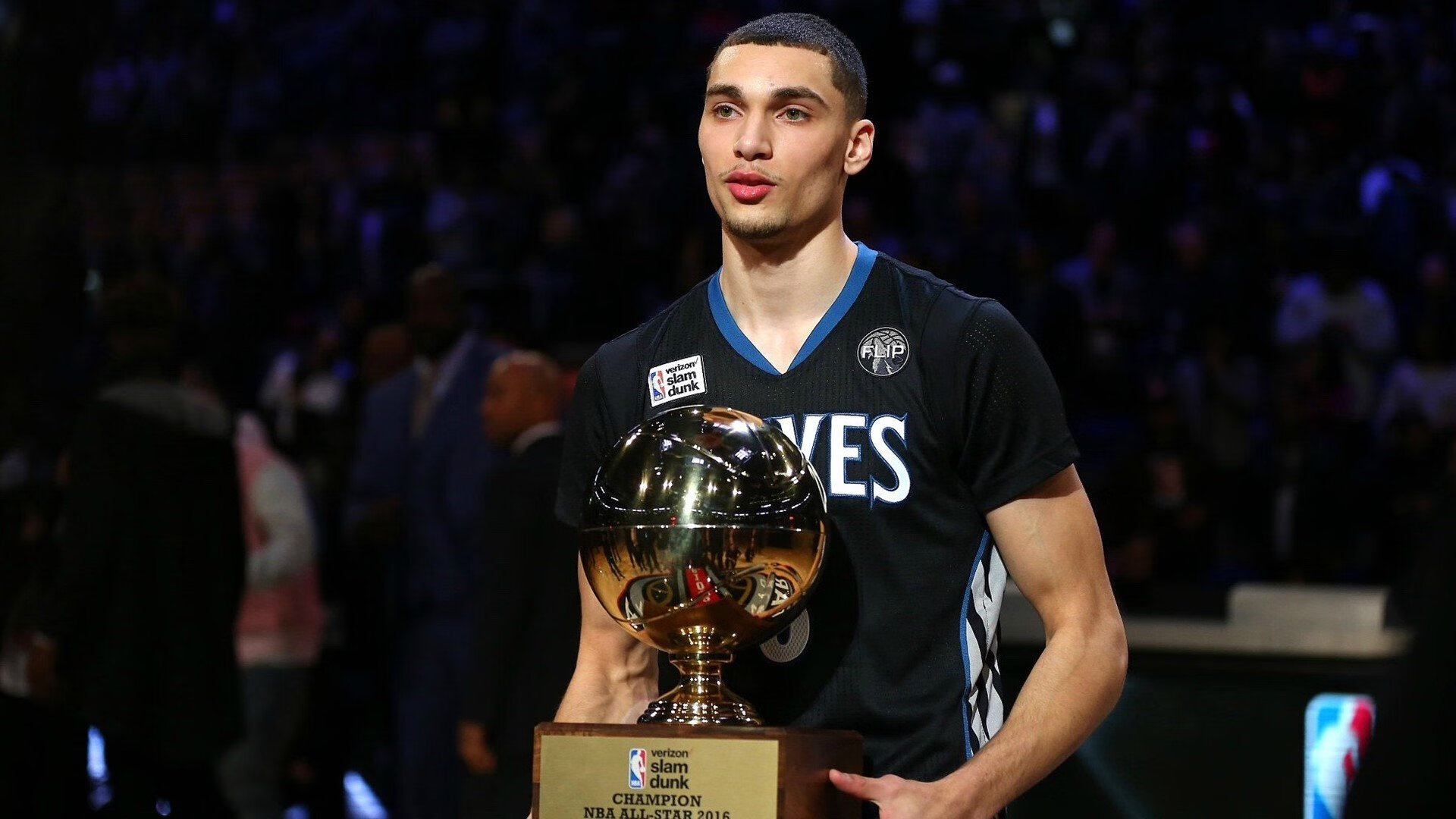 塔图姆回归赛场，势不可挡首场状态亮眼，澳大利亚队观众沸腾！